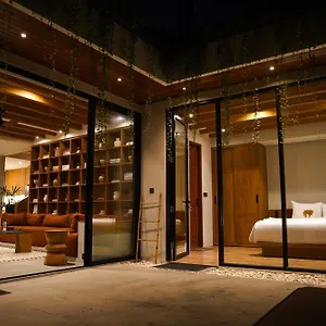 villa-urban-retreat-villas-satu-seminyak.ubudhotelsnow.com/